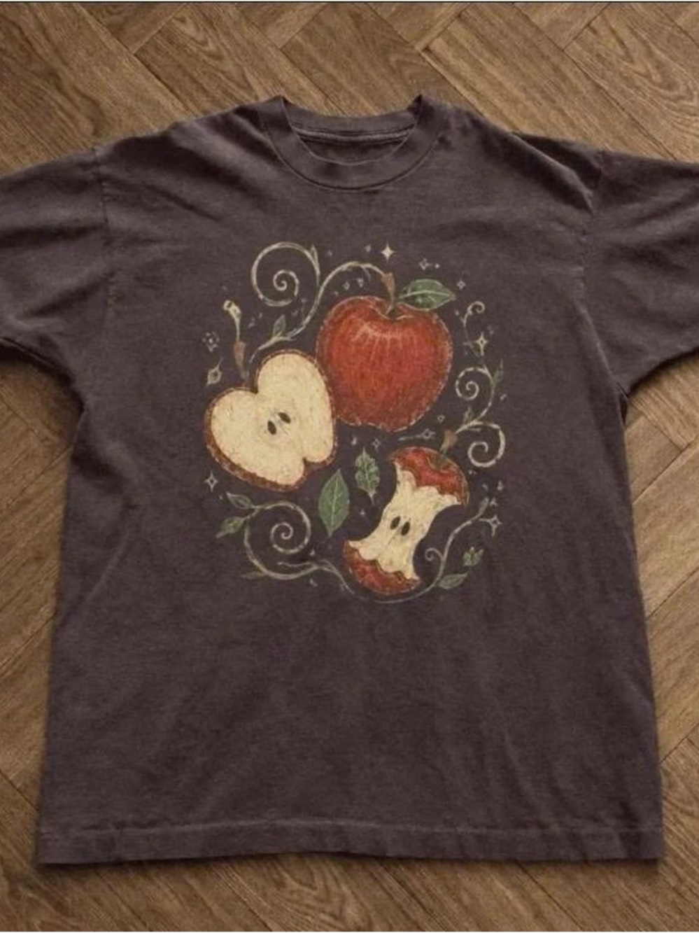 Women's Brown Apple Graphic Short Sleeve Tee